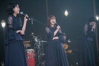 トークで盛り上がるNegicco。