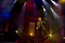 郷ひろみ「Hiromi Go Concert Tour 2023 NEW INTENTIONS」東京・府中の森芸術劇場 どりーむホール公演の様子。