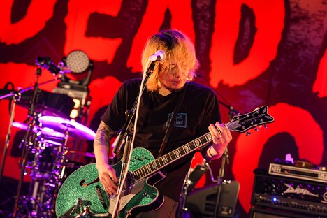 横山健(Vo, G)(撮影:岸田哲平)