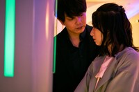 映画「セフレの品格 初恋 / 決意」より。(c)2023日活