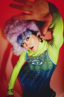 「装苑」2023年7月号より、サーヤ（ラランド）。