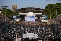 「Head In The Clouds New York Music & Arts Festival」でのXGのライブの様子。