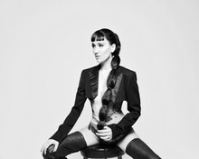 BTS「Butter」の作詞作曲に携わったジェナ・アンドリュース。