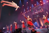 客席に人形をダイブさせるいぎなり東北産。