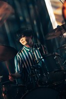 松田タツロウ（Dr / SuiseiNoboAz）（Photo by Kana Tarumi）