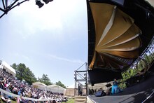 青葉市子のライブの様子。