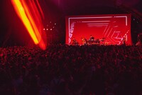 電気グルーヴのライブの様子。