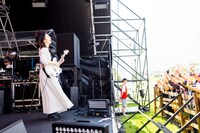 羊文学のライブの様子。