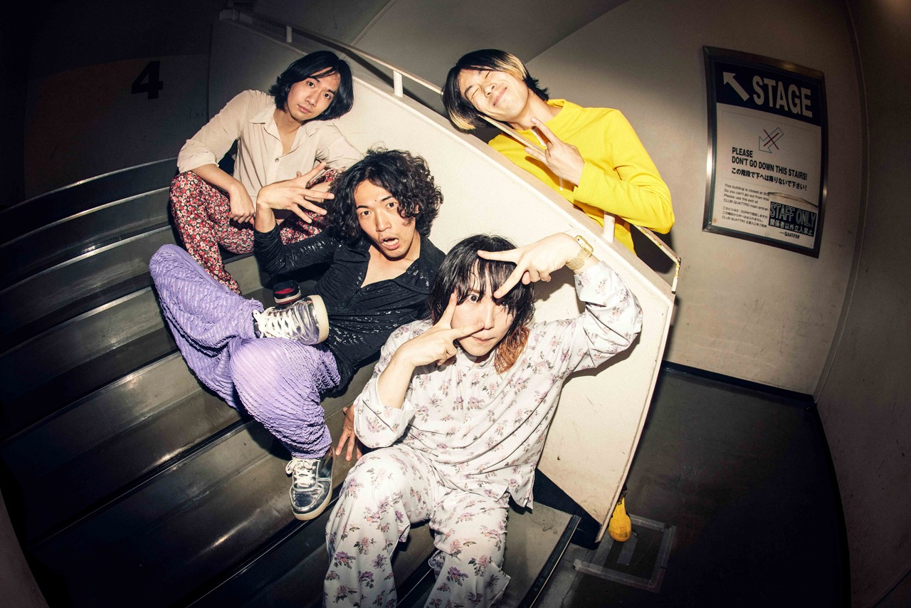 「挫・人間（新）メンバー募集2023 -バンドやんない？-」より、バックステージでの挫・人間。（撮影：森好弘）