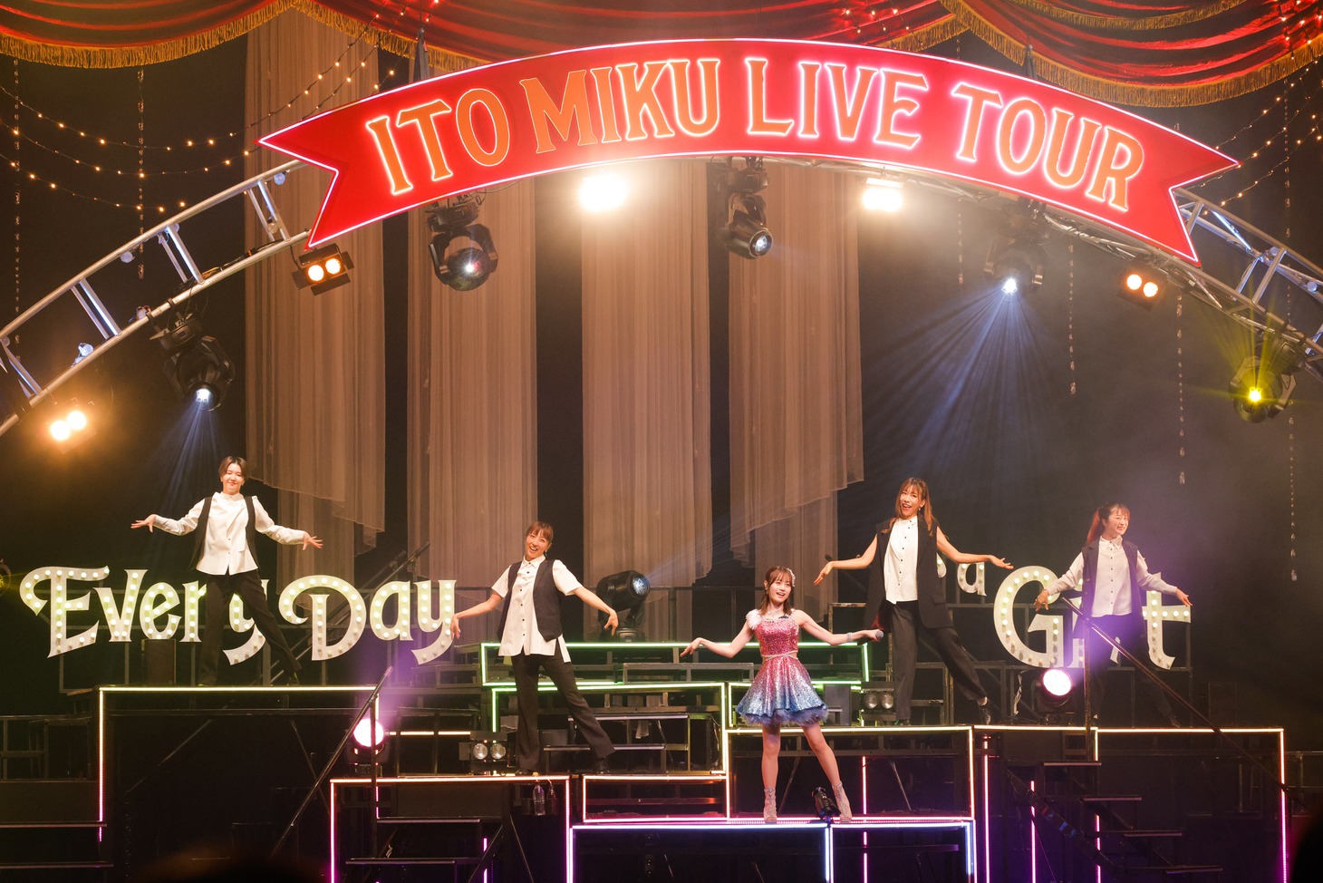 「伊藤美来 Live Tour 2023『Every Day is a Gift』」ファイナル公演の様子。（提供：日本コロムビア）