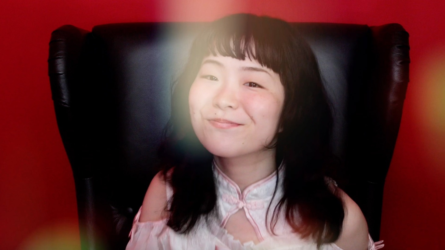 DJ後藤まりこ「あー、めんぶれ」ミュージックビデオより。