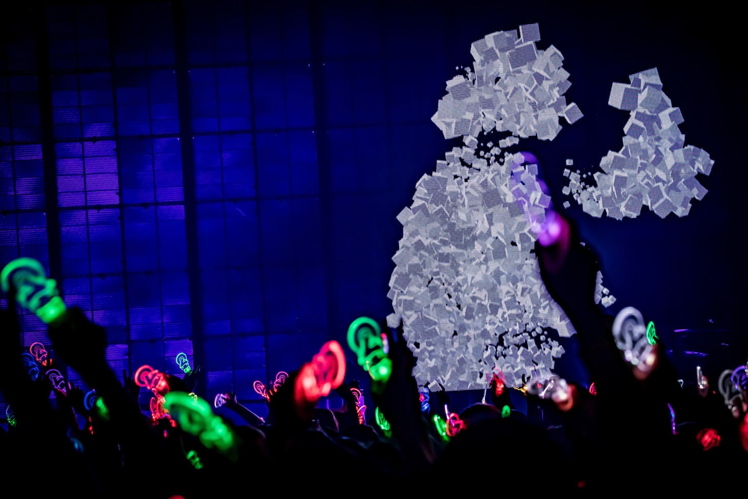 「DUSTCELL TOUR 2023『ROUND TRIP』」の様子。（Photo by Takashi Konuma）