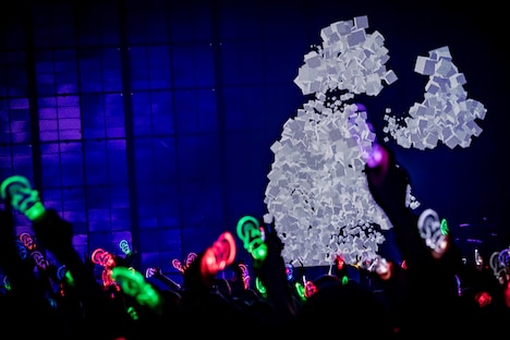 「DUSTCELL TOUR 2023『ROUND TRIP』」の様子。（Photo by Takashi Konuma）