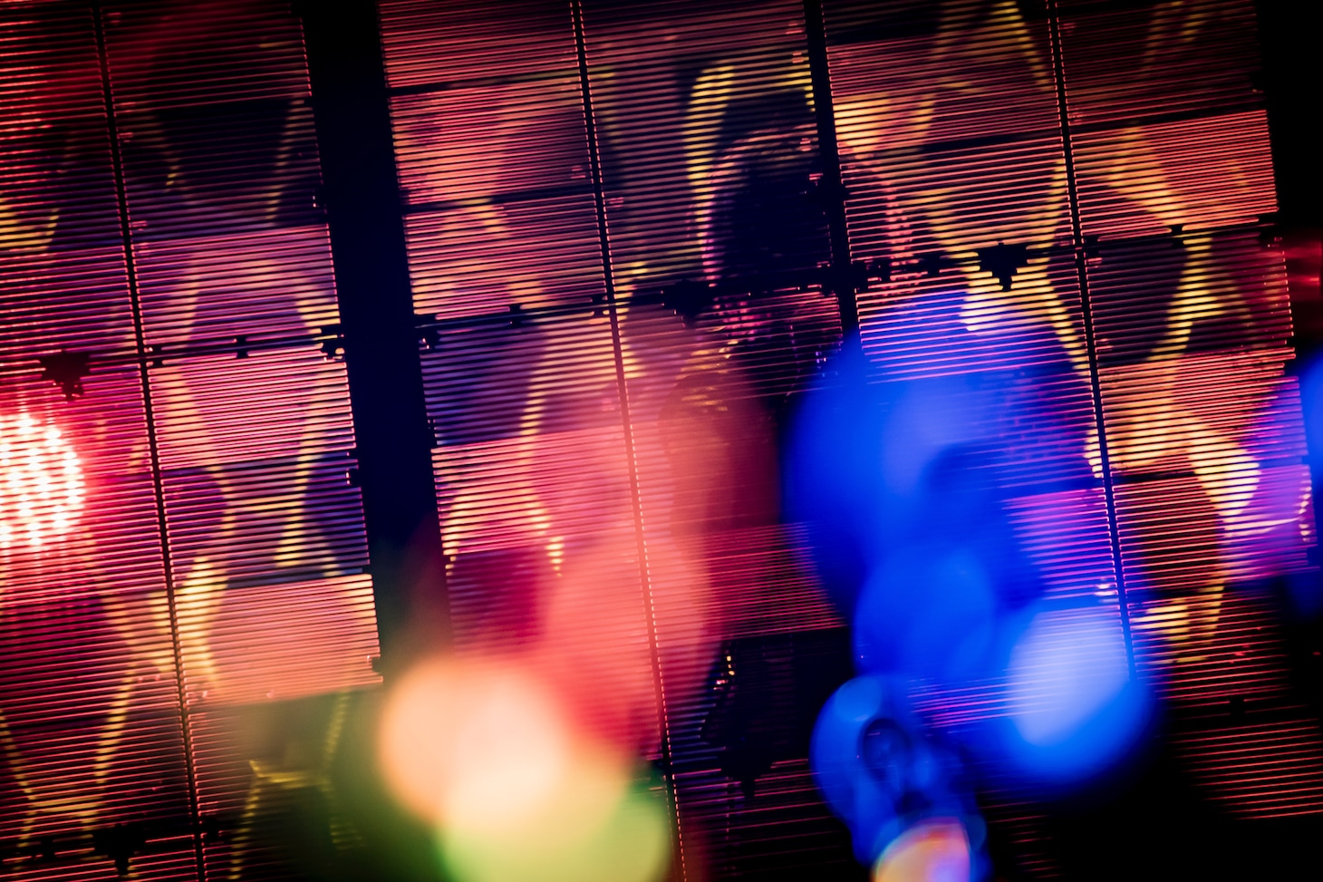「DUSTCELL TOUR 2023『ROUND TRIP』」の様子。（Photo by Takashi Konuma）