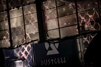 「DUSTCELL TOUR 2023『ROUND TRIP』」の様子。（Photo by Takashi Konuma）