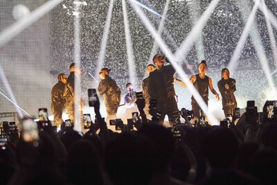 「POP YOURS 2023」でパフォーマンスを行うBAD HOP。