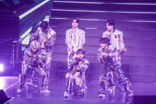 iKON（撮影：上飯坂一）