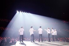 「iKON WORLD TOUR [TAKE OFF] 」の様子。（撮影：上飯坂一）