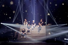 iKON（撮影：上飯坂一）