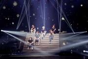 iKON(撮影:上飯坂一)
