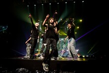 「iKON WORLD TOUR [TAKE OFF] 」の様子。（撮影：上飯坂一）