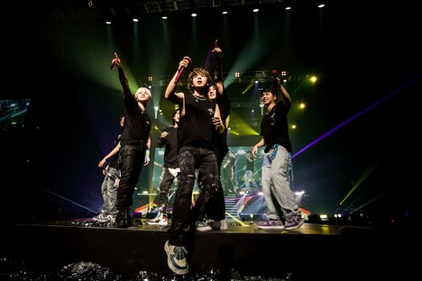 「iKON WORLD TOUR [TAKE OFF] 」の様子。（撮影：上飯坂一）