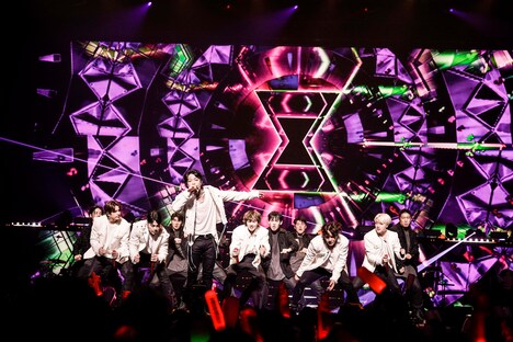 「iKON WORLD TOUR [TAKE OFF] 」の様子。（撮影：上飯坂一）