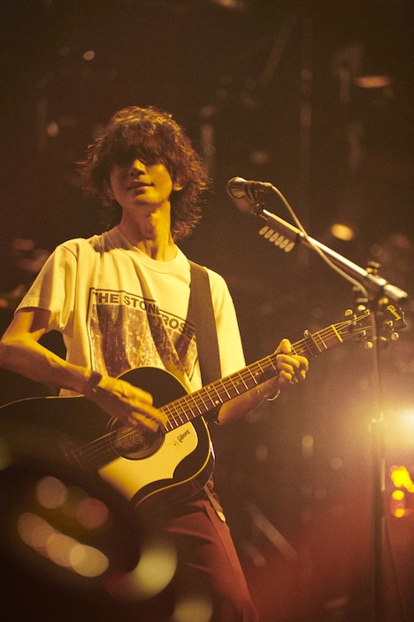 藤原基央（Vo, G）