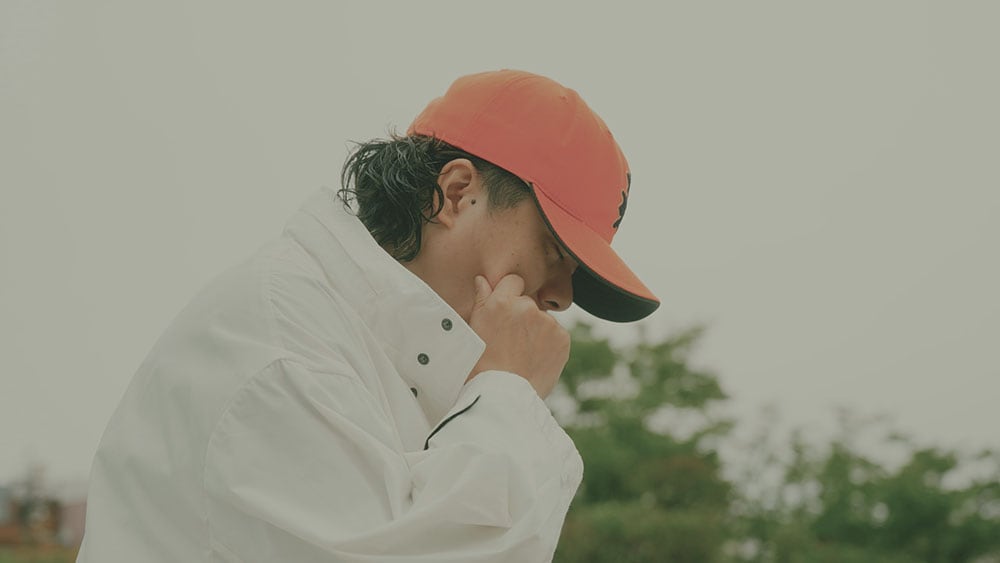 GADORO「クソ親父へ」MV公開、とろサーモン久保田かずのぶ出演