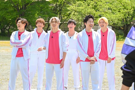 左から土屋神葉、大倉士門、猪狩蒼弥、横川尚隆、水谷隼、小宮璃央。(c)フジテレビ