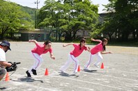 左から安藤美姫、福岡みなみ、黒木ひかり。(c)フジテレビ