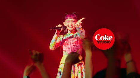 コカ・コーラの新CM「Coke STUDIO マーメイド」編より。