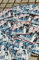 7inchアナログ発売を記念した写真。