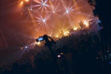 須田景凪「須田景凪 LIVE 2023 "Ghost Pop"」の様子。（Photo by TAKESHI SHINTO）