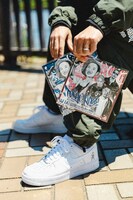 7inchアナログ発売を記念した写真。