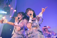 宇咲（左）と小鳥遊るい（右）。