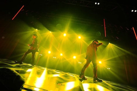 「In the Nude」のパフォーマンスの様子。（撮影：牧野孝彦）