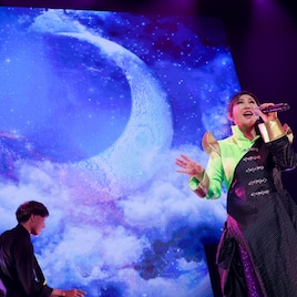 高橋洋子が初の「エヴァ」縛り単独公演で14曲熱唱、ライブの模様を8月にオンエア