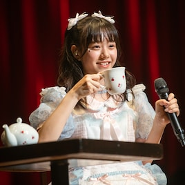 エビ中新メンバー仲村悠菜、16歳の誕生日に「純喫茶ミルクティー」開店