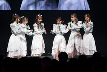 じゃんけんをする浪江女子発組合。（Photo by RYOHEI TSUKADA）