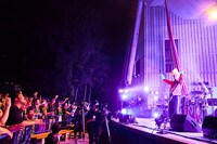 マハラージャン「日比谷大宴会～外～」の様子。（撮影：中島たくみ）