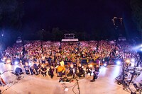 マハラージャン「日比谷大宴会～外～」の様子。（撮影：中島たくみ）