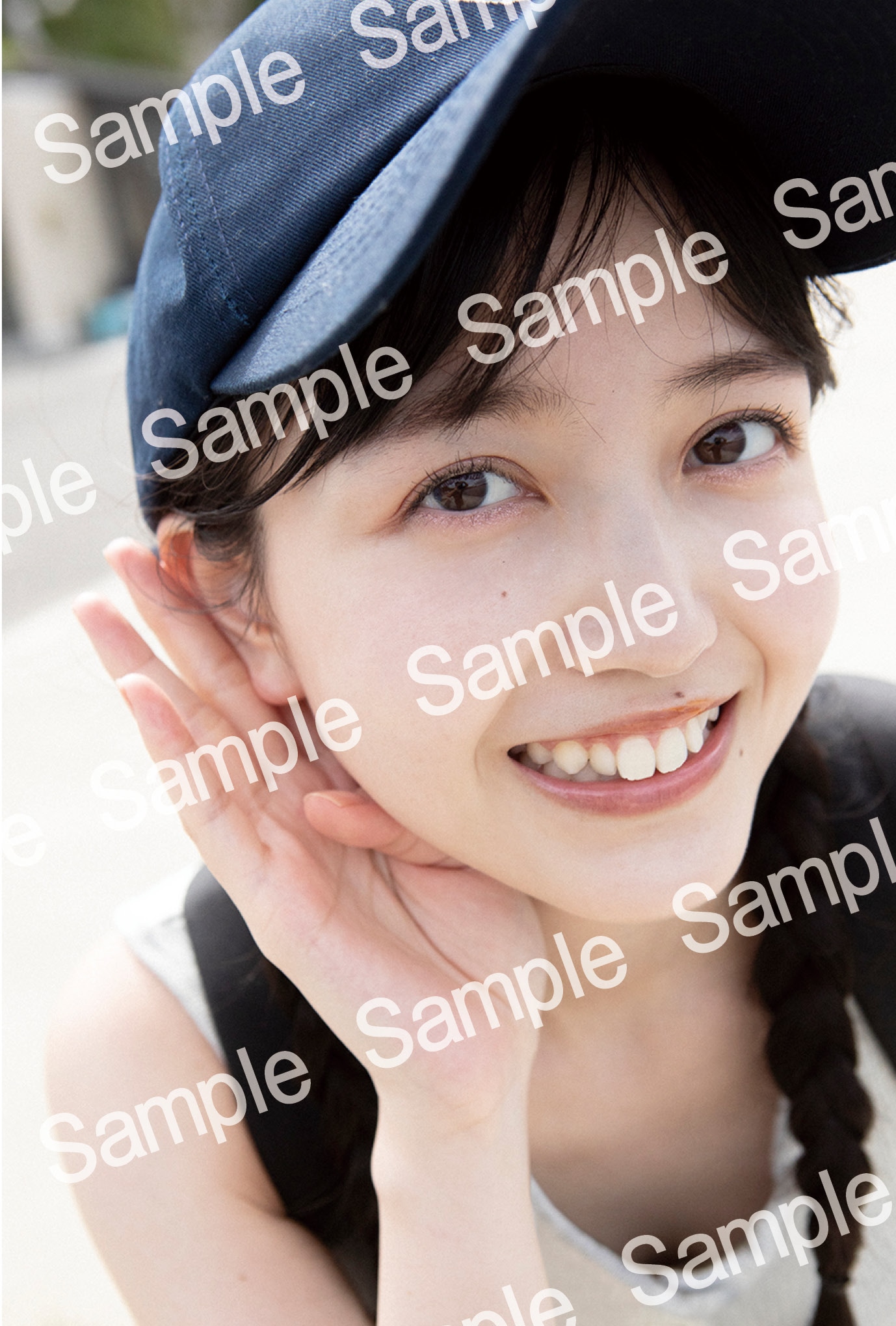 久保史緒里（乃木坂46）1st写真集「交差点」HMV&BOOKS SHIBUYA特典ポスター（撮影：細居幸次郎）
