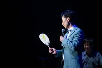 21年前のツアーグッズと再会した藤井隆。