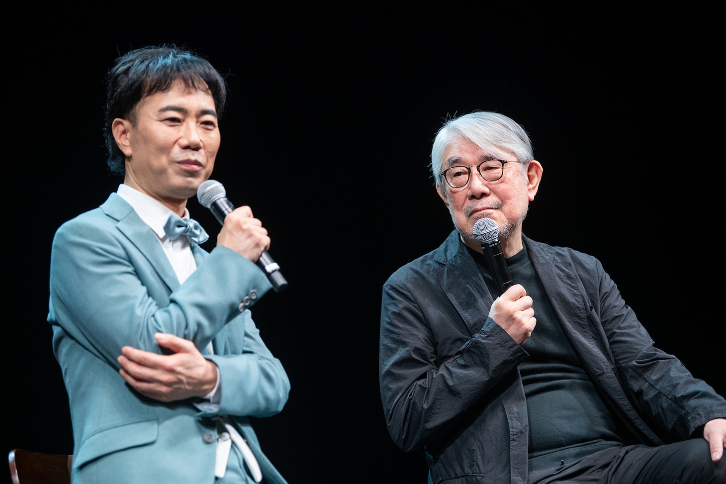 藤井隆（左）と松本隆（右）。