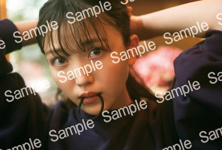 乃木坂46久保史緒里1st写真集のバリエーション豊かな特典デザイン 