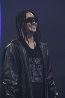 笑みを浮かべるShowyVICTOR。