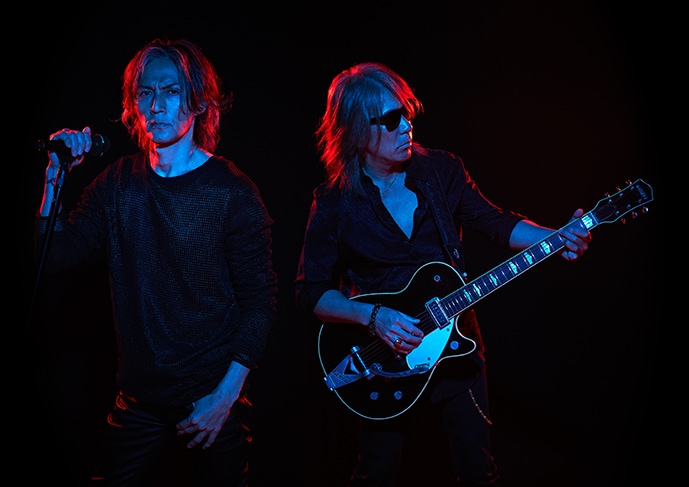 人気画像3位は「B'z版『Get Wild』公開」より、B'z。