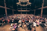 「『UFOと恋人』発売30年記念再現＋XXライブ」の様子。（撮影：コザイリサ）