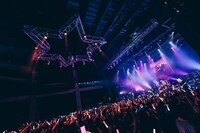 「『UFOと恋人』発売30年記念再現＋XXライブ」の様子。（撮影：コザイリサ）